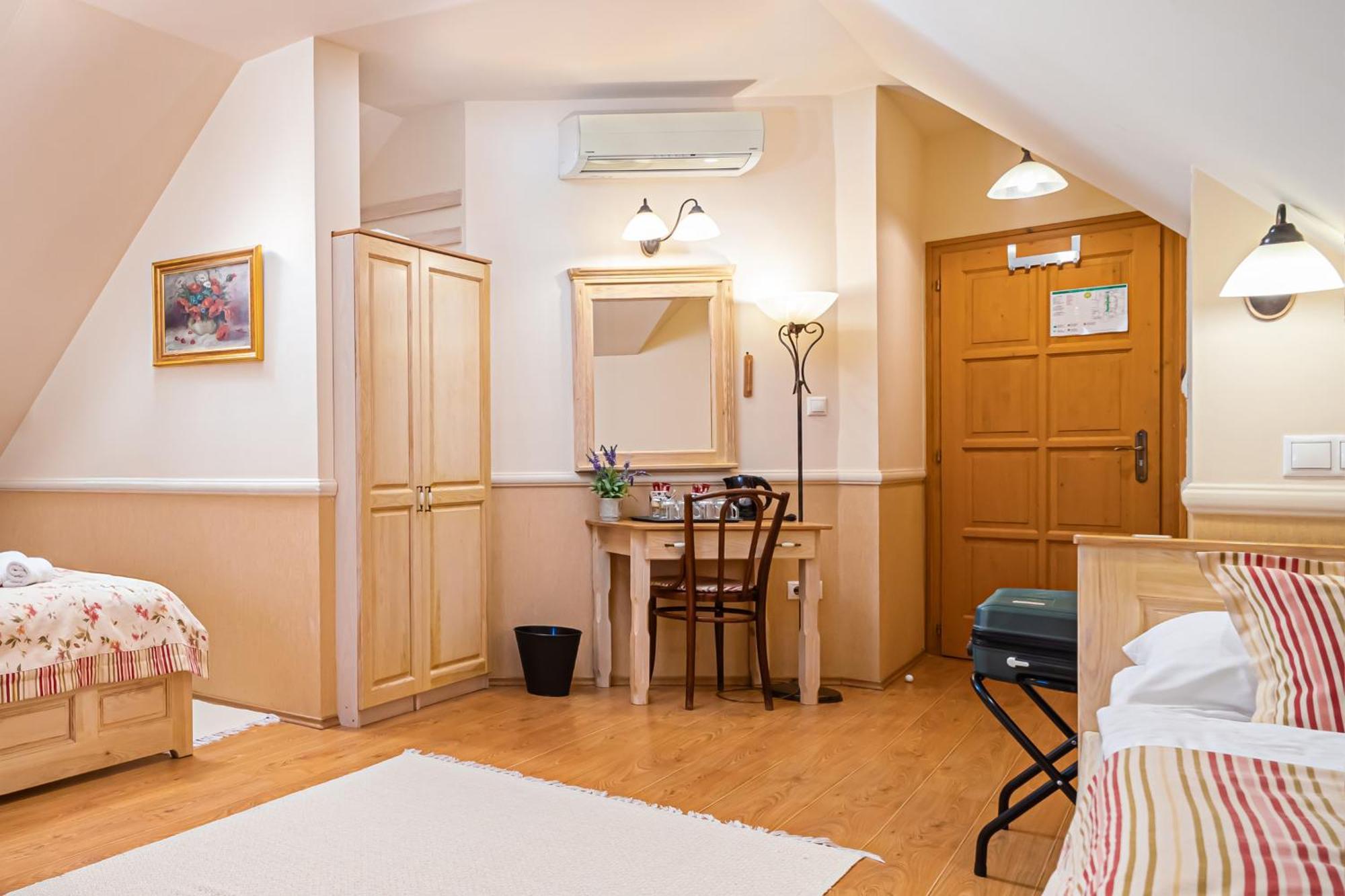 Rigotanya Relax & Wellness Panzio Buekfuerdo Hotell Eksteriør bilde