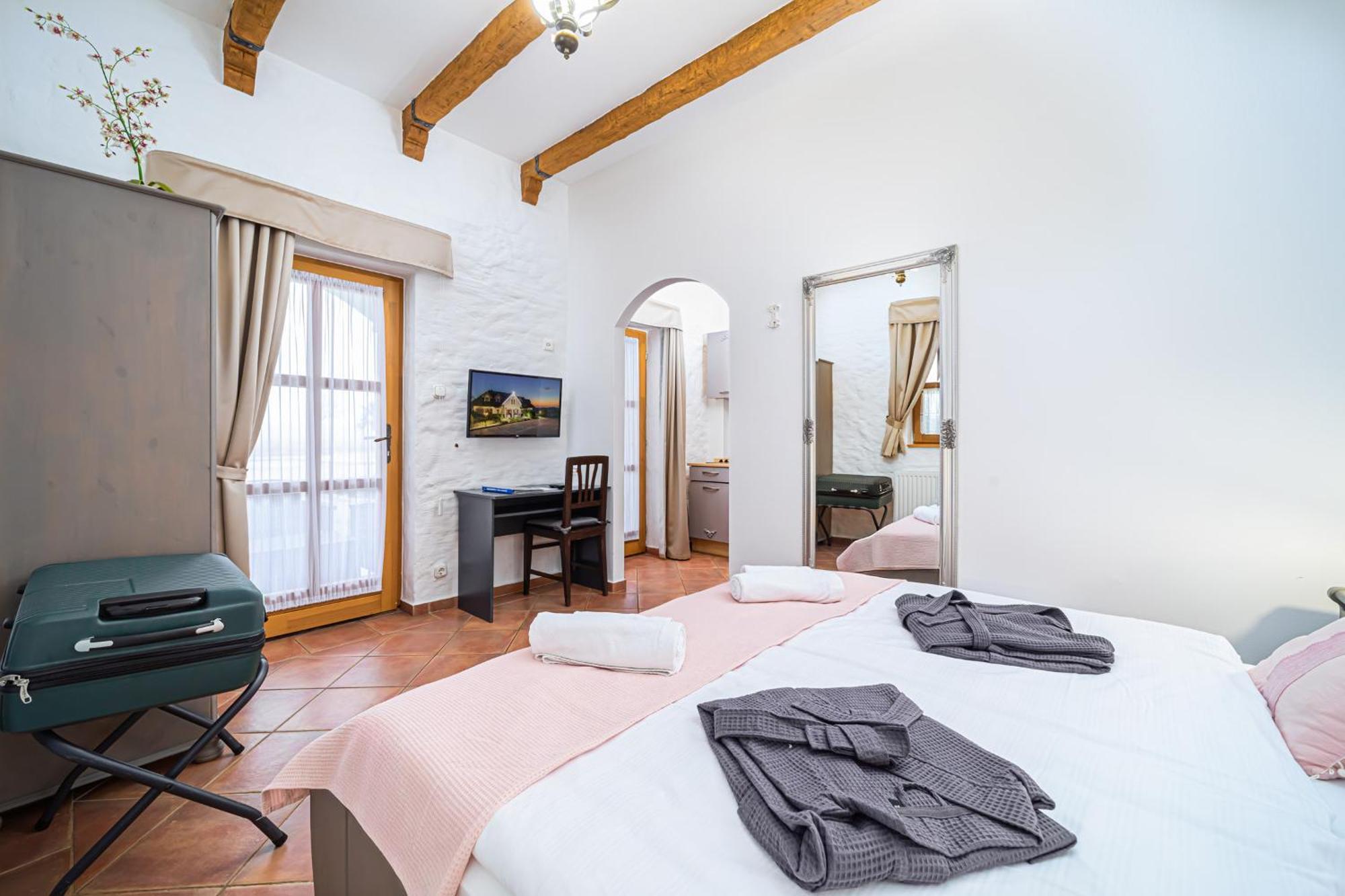 Rigotanya Relax & Wellness Panzio Buekfuerdo Hotell Eksteriør bilde