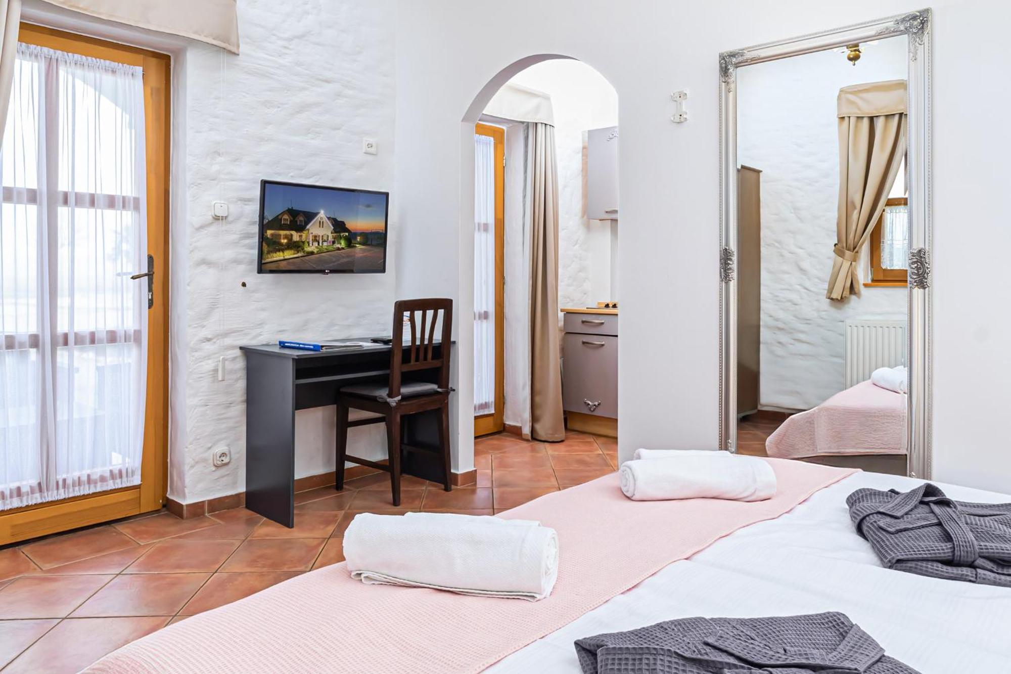 Rigotanya Relax & Wellness Panzio Buekfuerdo Hotell Eksteriør bilde